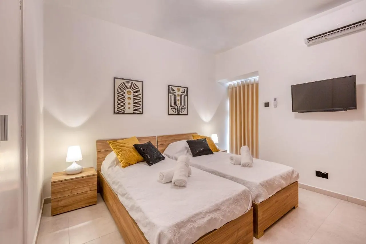 Pool Apartment-Hosted By Sweetstay Is-Swieqi 0*,  Malta