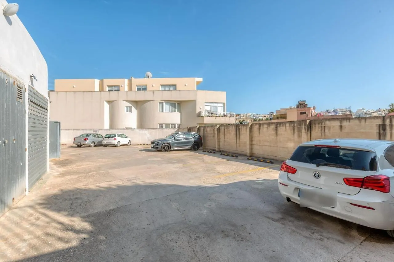 Pool Apartment-Hosted By Sweetstay Is-Swieqi Apartment