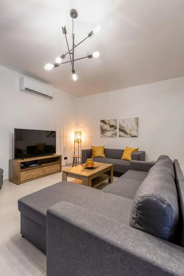 Pool Apartment-Hosted By Sweetstay Is-Swieqi Apartment