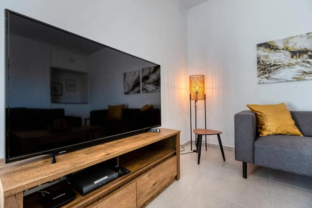 Pool Apartment-Hosted By Sweetstay Is-Swieqi Apartment