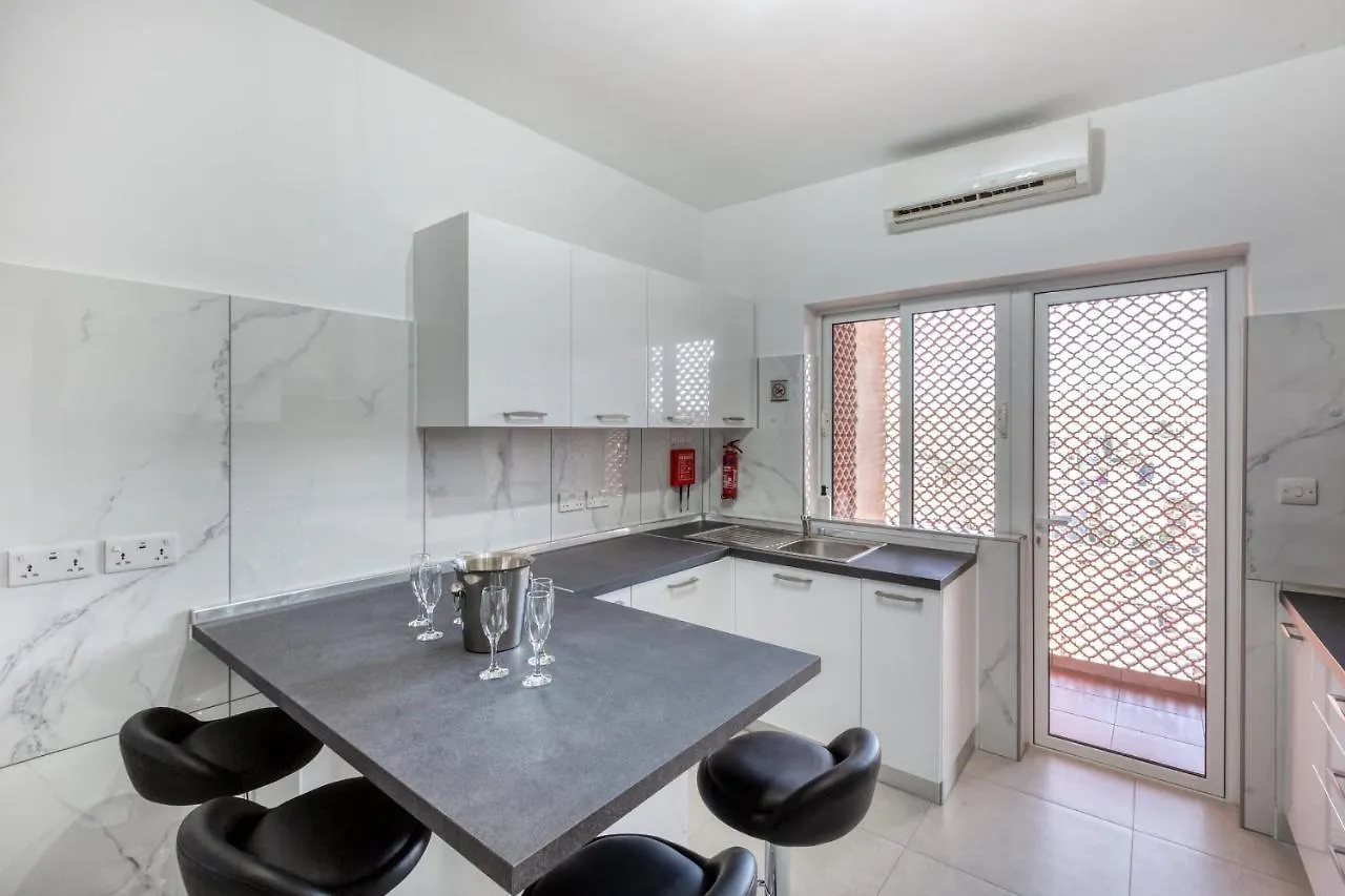 Pool Apartment-Hosted By Sweetstay Is-Swieqi